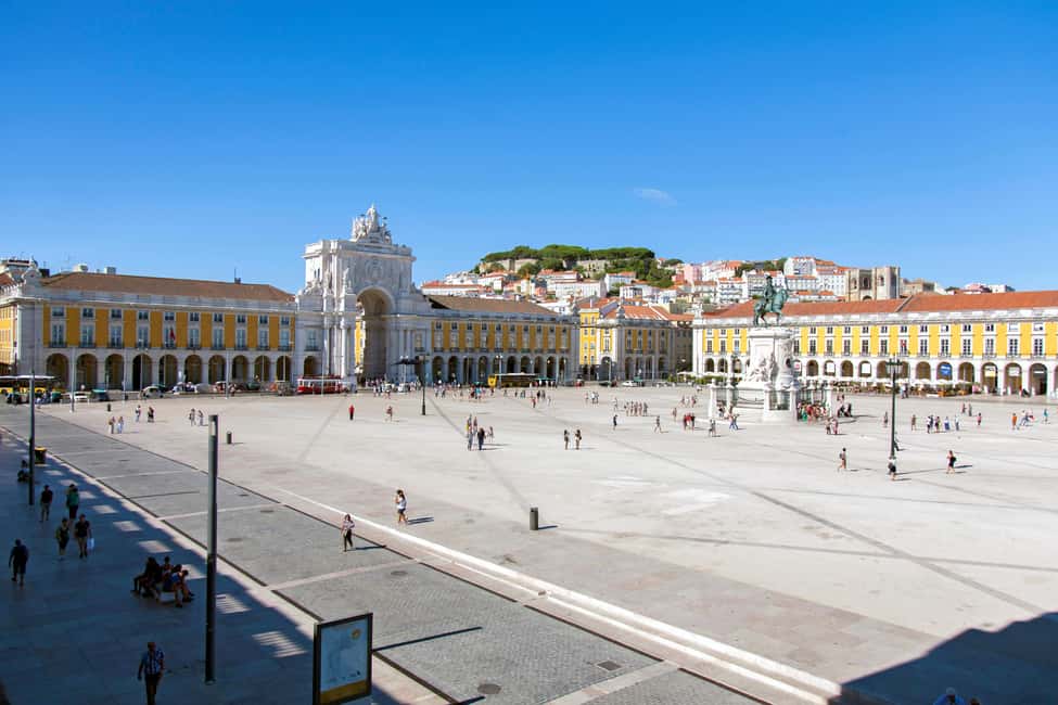 Lisbon: Jewish History Private Tour - Alfama: second-oldest European district and visible traces