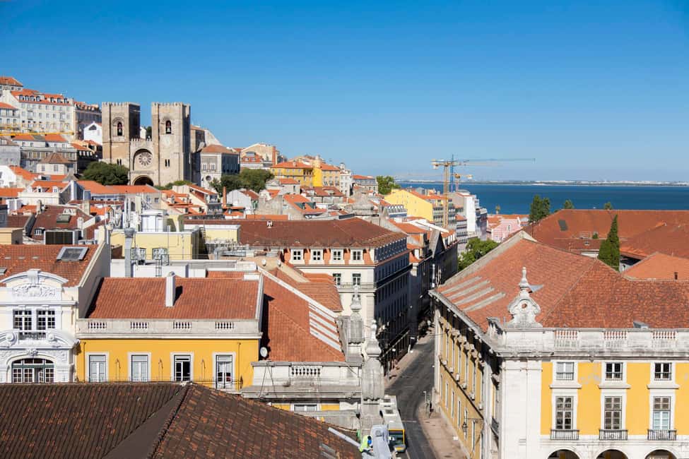 Lisbon: Jewish History Private Tour - Chiado: influential families and how Lisbon blends old and new