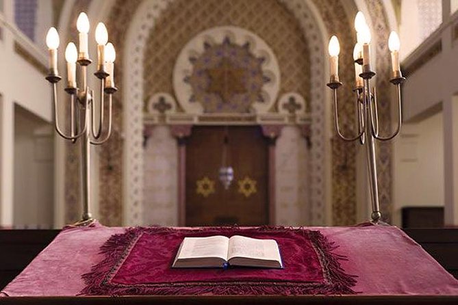 Lisbon Jewish Private Full Day Tour - A private guide that keeps the story on track