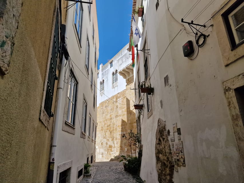 Lisbon: Jewish Walking Tour - Archaeology in plain language: seeing what’s underneath