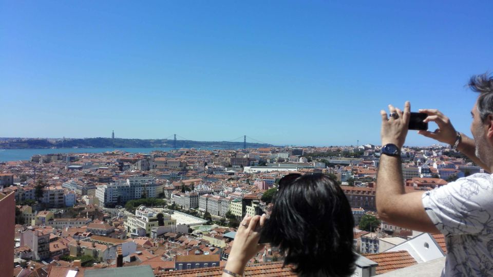 Lisbon: Layover Tour with Airport Pickup and Drop-Off - How the tour handles real layover chaos (flight delays and timing shifts)