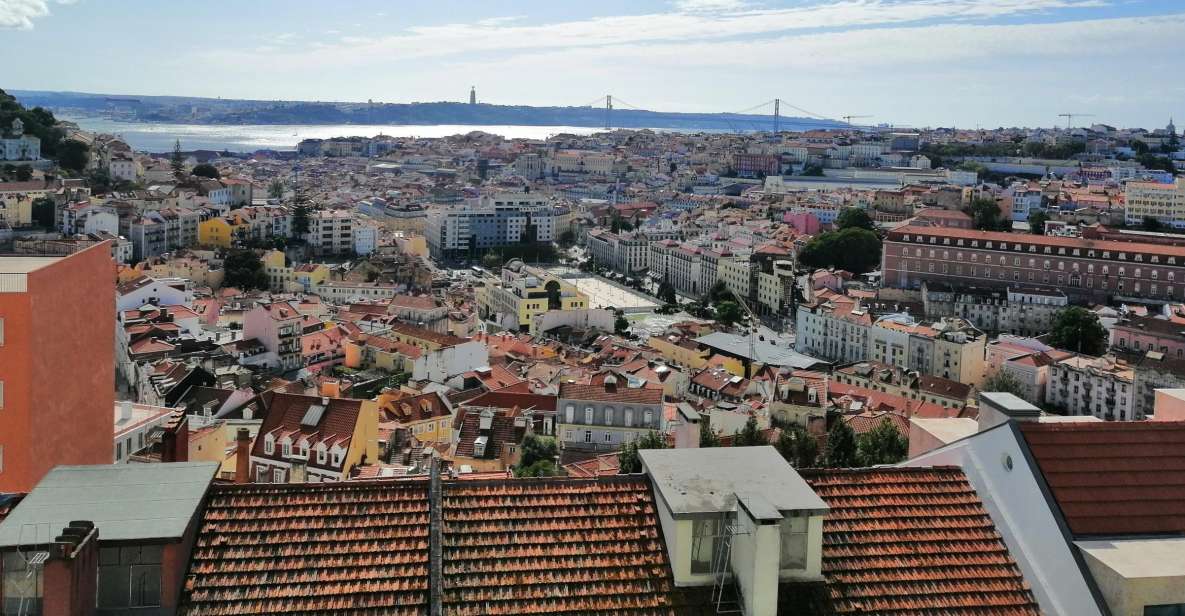 Lisbon: Layover Tour with Airport Pickup and Drop-Off - Alfama and the old-town feel: what you gain from seeing it by car