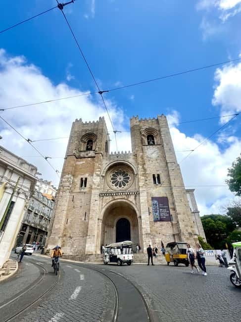 Lisbon: LISBON STORY TOUR BY TUK TUK - Alfama and Fado Museum: classic Lisbon mood, fast but meaningful