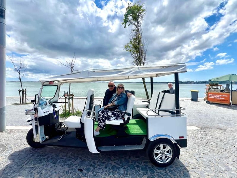Lisbon: LISBON STORY TOUR BY TUK TUK - Lisbon Flea Market: a guided taste of local street life
