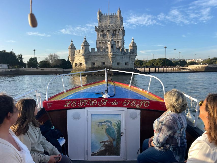 Lisbon: Live Guided Traditional Boat Sightseeing Cruise Tour - Meeting at Doca do Bom Sucesso and settling in