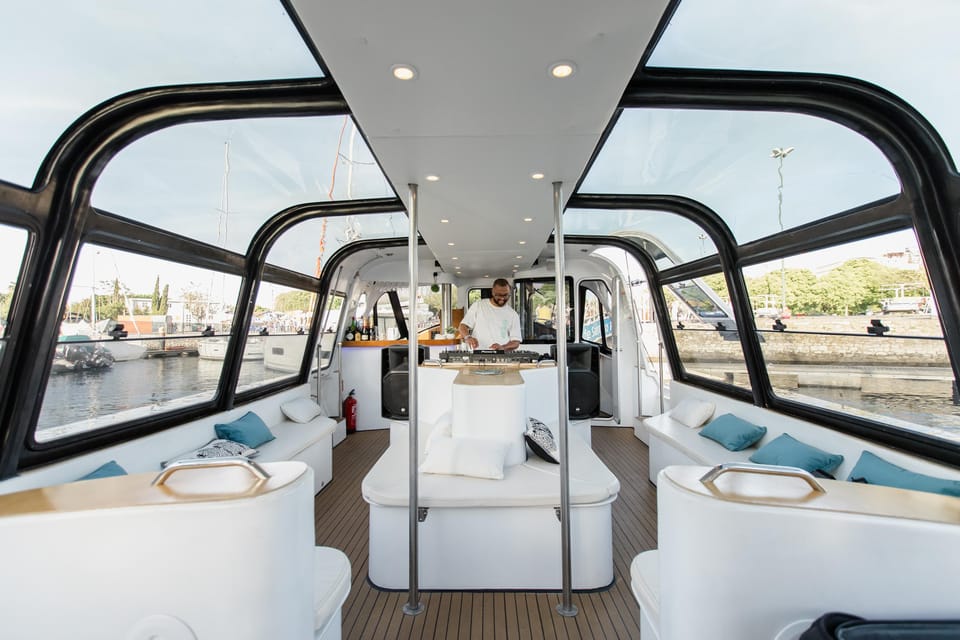 Lisbon: New Year's Cruise with DJ, Open Bar, Snacks and Wine - Value and price: when $498 feels fair