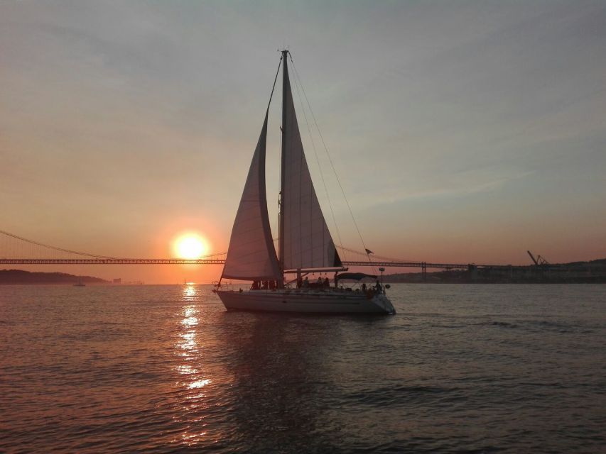 Lisbon: New Year's Eve Tagus River Cruise with Open Bar - Commerce Square Stop: A Scene-Setter for Midnight