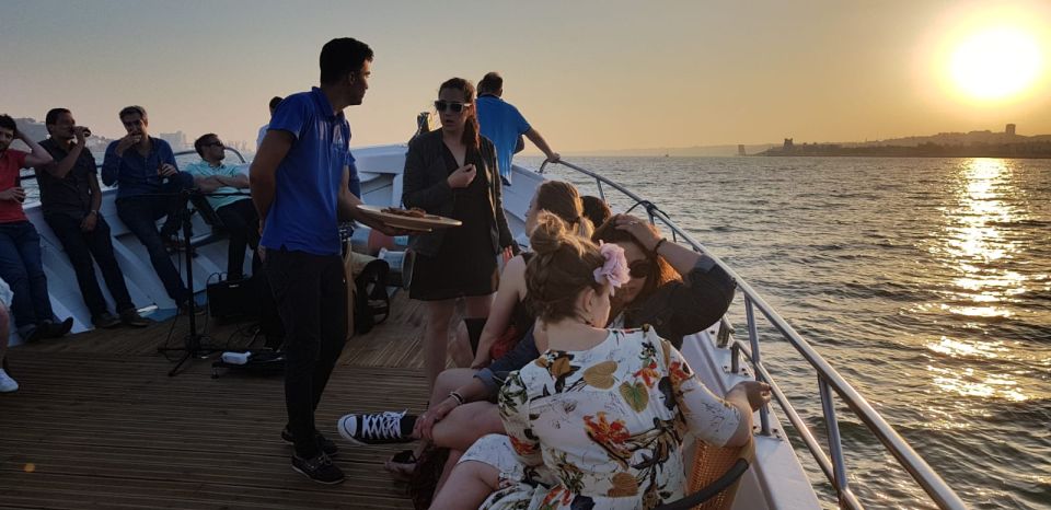Lisbon: New Year's Eve Tagus River Cruise with Open Bar - Open Bar and Midnight Toast: What You’ll Actually Get