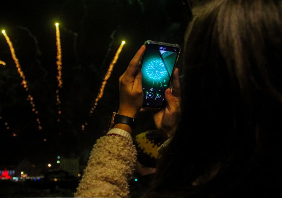 Lisbon: New Year's Eve with Live Dj Fireworks and Open Bar - Price and value: is $210 worth it for 3 hours?