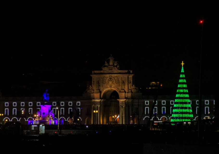 Lisbon: New Year's Eve with Live Dj Fireworks and Open Bar - Should you book this Lisbon New Year’s Eve boat party?