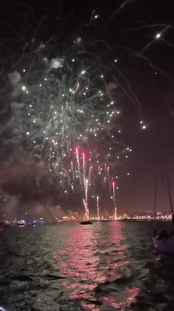 Lisbon: New Year's party on sailboat tour 2026 to 2027 - Why This Lisbon New Year Sailboat Party Works on the Tagus