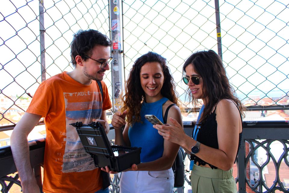 Lisbon: Old Town Immersive Escape Game with Live Actors - Walking Lisbon Old Town with puzzle stops that change the rhythm