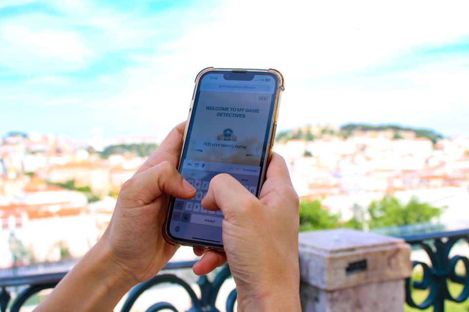 Lisbon: Old Town Immersive Escape Game with Live Actors - Team size, private groups, and the on-the-clock pace
