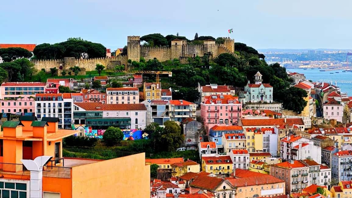 Lisbon: Old Town Tuk-Tuk Tour - Hotel pickup and the 1.5-hour timing that keeps it fun