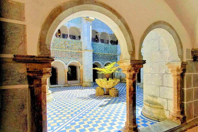 Lisbon: Pena Palace, Sintra CaboRoca Cascais Day Tour Small Group - Sintra Centro Histórico: a lunch-and-stroll break that keeps the day human