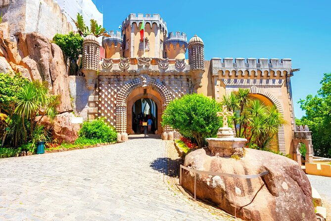 Lisbon: Pena Palace, Sintra CaboRoca Cascais Day Tour Small Group - What the small-group format really changes