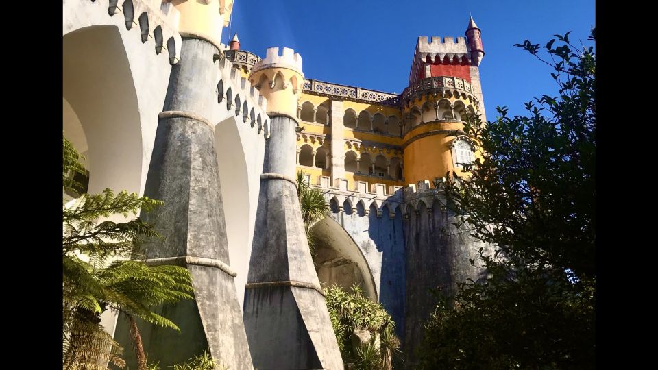Lisbon: Pena Palace, Sintra, Cascais, and Cabo Roca Day Trip - Cascais Break With Lunch, Shopping, and Sea Views Before Lisbon