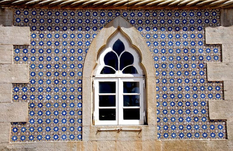 Lisbon: Pena Palace, Sintra, Regaleira, Roca, Cascais Tour - How guides really change the day: the difference between info and storytelling