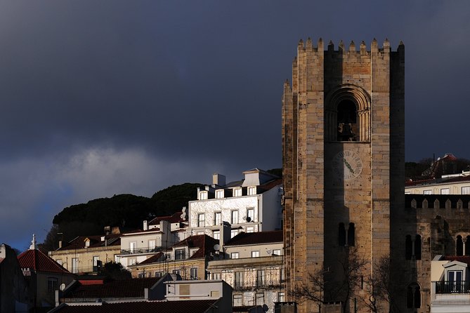 Lisbon Photo Private Day Tour - Alfama streets and Castelo vibes: photographing Lisbon at street level
