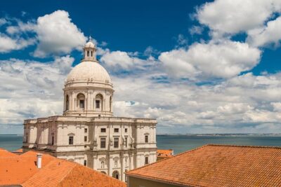 Lisbon Photography Masterclass - Private Photography Lesson - Where it starts: the Portas do Sol meeting vibe