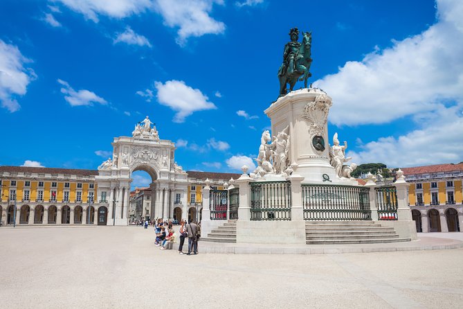 Lisbon Premium Private Half-Day Discovery - Private Mercedes Pickup: Getting a Calm Start in Lisbon