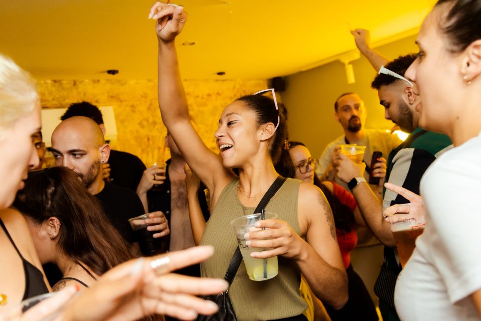 Lisbon Premium Pubcrawl: 1h Open Bar, Shots, VIP Club Entry - VIP Club Entry and Express Security: Worth the Shortcut