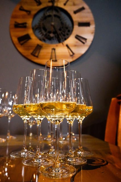 Lisbon: Premium Wine and Tapas Tasting Session - Five exclusive Portuguese wines: why the selection changes