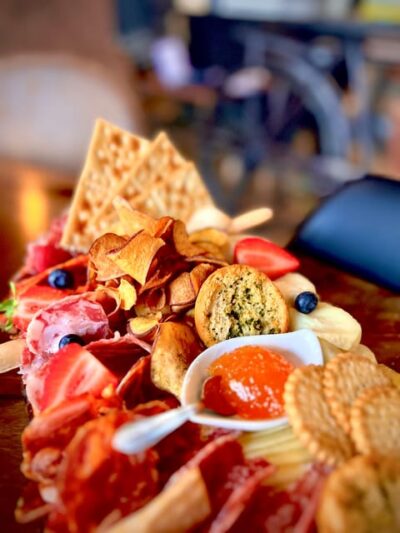 Lisbon: Premium Wine and Tapas Tasting Session - The 2-hour format: what your evening feels like, step by step