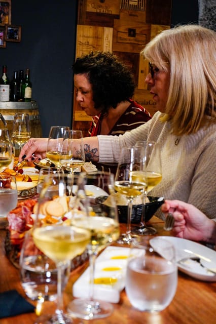 Lisbon: Premium Wine and Tapas Tasting Session - Pata negra and cured meats: why the cure matters