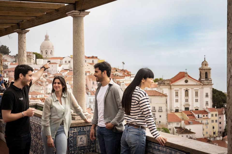 Lisbon: Private Boat Trip, Guided Walking Tour, Bike & Tram - Cycling the Tagus River to Belém: a simple ride with big landmark payoffs