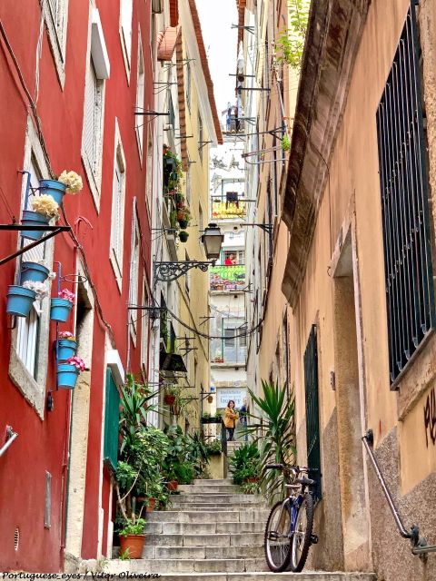 Lisbon: Private City Tour in Alfama and Chiado with Tuk Tuk - Praça do Comércio and Baixa: start with Lisbon’s big open spaces