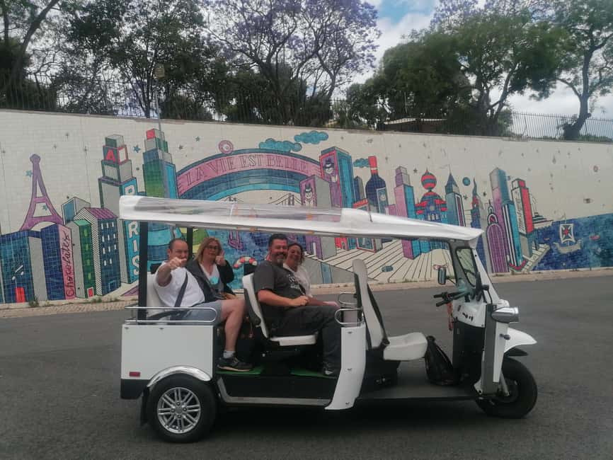 Lisbon: Private City Tour in Alfama and Chiado with Tuk Tuk - Sé de Lisboa (Lisbon Cathedral): a stop that changes your perspective