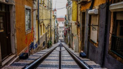 Lisbon: Private Expert City Tour by Eco Tuk Tuk - Getting started: meeting points and how the ride begins