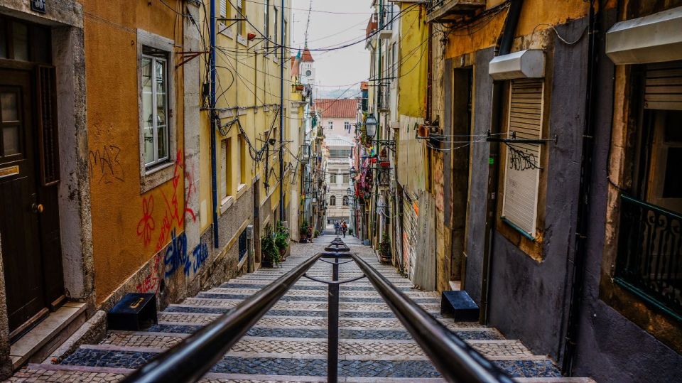Lisbon: Private Expert City Tour by Eco Tuk Tuk - Getting started: meeting points and how the ride begins