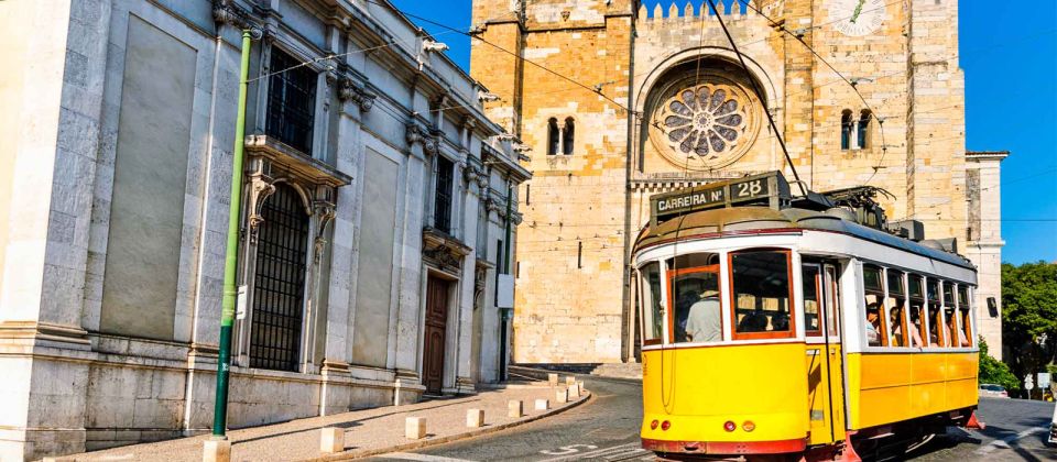 Lisbon: Private Full Day City Tour - 25 de Abril Bridge and Christ the King: Getting Above the City Without Stress