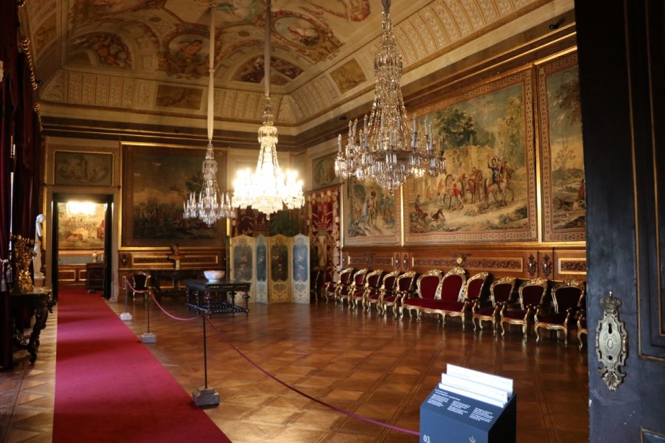 Lisbon: Private Historical Tour to Queluz and Ajuda Palaces - The simple logistics that make it feel easy