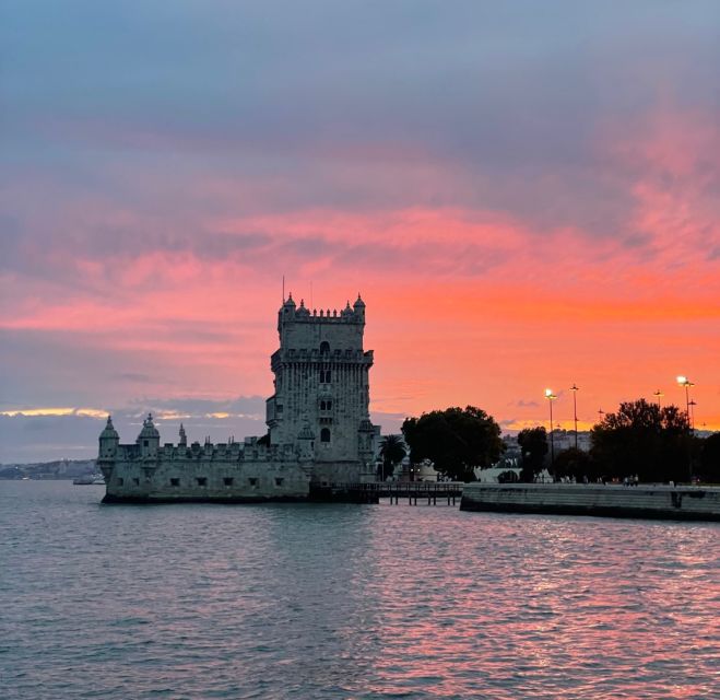 Lisbon: Private Luxury Catamaran Tour with Welcome Drink - Price and value: what $500 per group really buys