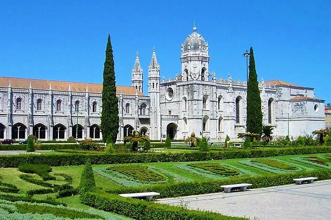 Lisbon Private Luxury Tour - Alfama: the oldest neighborhood, where Lisbon feels real