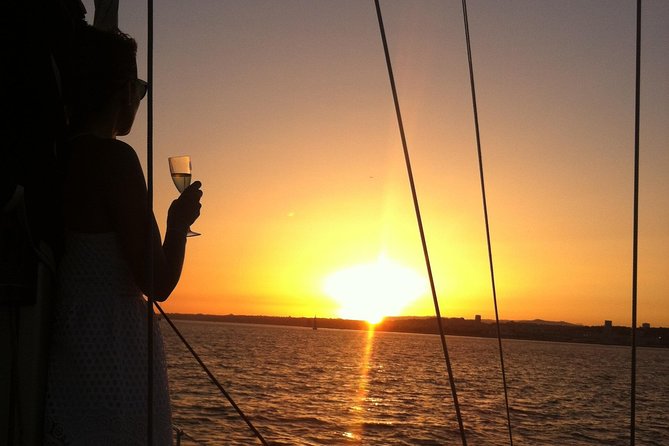 Lisbon Private Romantic 2h Cruise with sparkling wine-Day/Sunset - Price and value: what $367.46 per group really buys