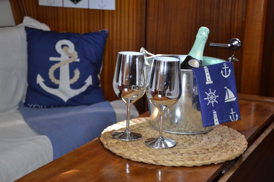 Lisbon: Private Sailboat Tour on Tagus River - Terreiro do Paço to the River Down-Route