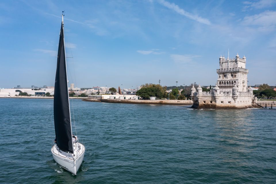 Lisbon: Private Sailboat Tour on the Tagus at Sunset - What to bring (and what to skip) for an easy sailing evening