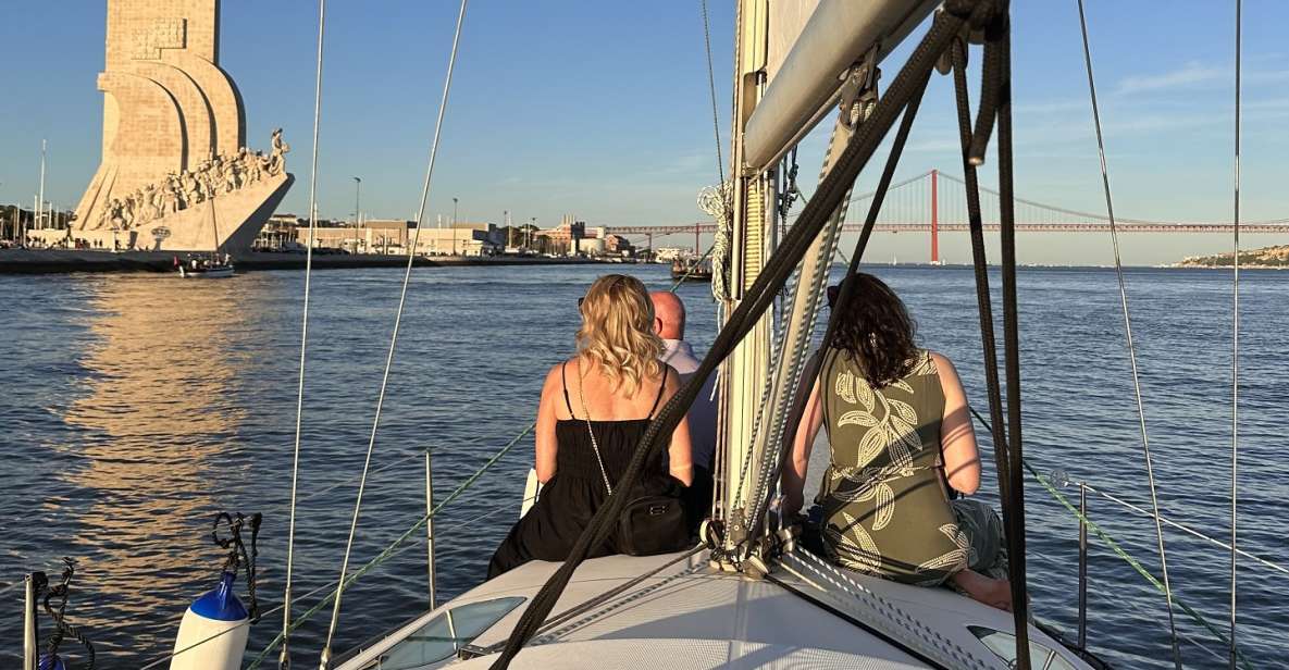 Lisbon: Private sailboat tours on Tagus River - 25 de Abril Bridge and Commerce Square: big views without the museum slog