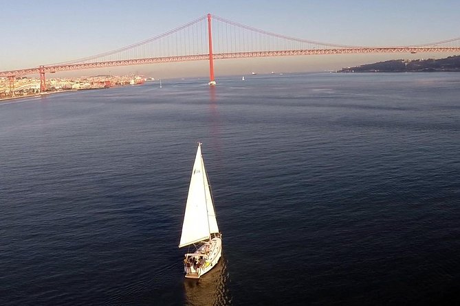 Lisbon Private Sailing Cruise, drink included (options: 2h, 3h, 4h, 6h or 8h) - Choosing 2, 3, 4, 6, or 8 hours without overthinking it