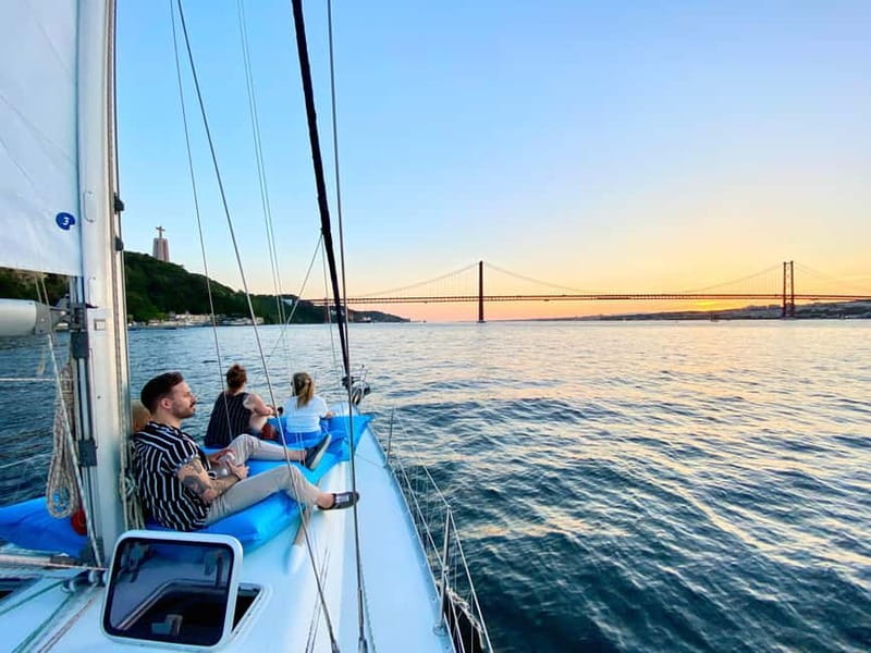 Lisbon: Private Sailing Experience with Locals - The meeting point at Doca de Alcântara: easy if you plan one detail