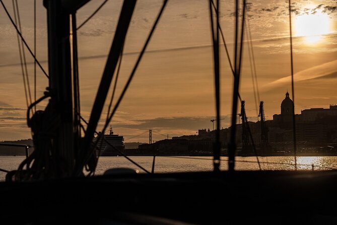 Lisbon: Private Sailing Tour Along the Tagus River - Alfama From the Water: The Old Neighborhood Hits Different