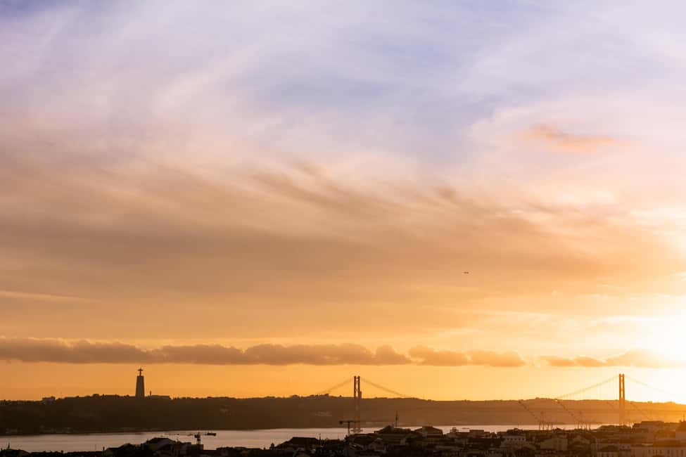 Lisbon: Private Sunset & Night Photo Walk - Who this Lisbon night photo walk is best for