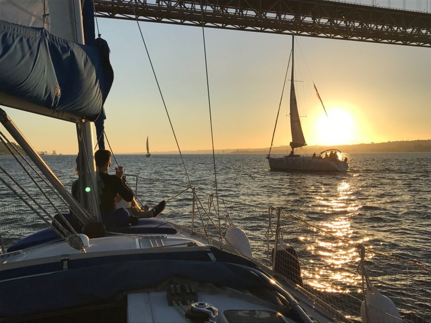 Lisbon: Private Sunset Sailing Tour with Champagne - North bank return: Lisbon’s heart, seen from water-level