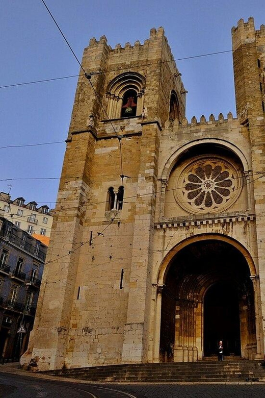 Lisbon: Private Tour by Tuk Tuk - From Restauradores Square to Rossio: fast context, not random sightseeing