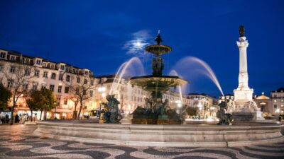 Lisbon Private Tour in Spanish - Meeting Downtown with a Teal Umbrella: The Start That Sets the Tone