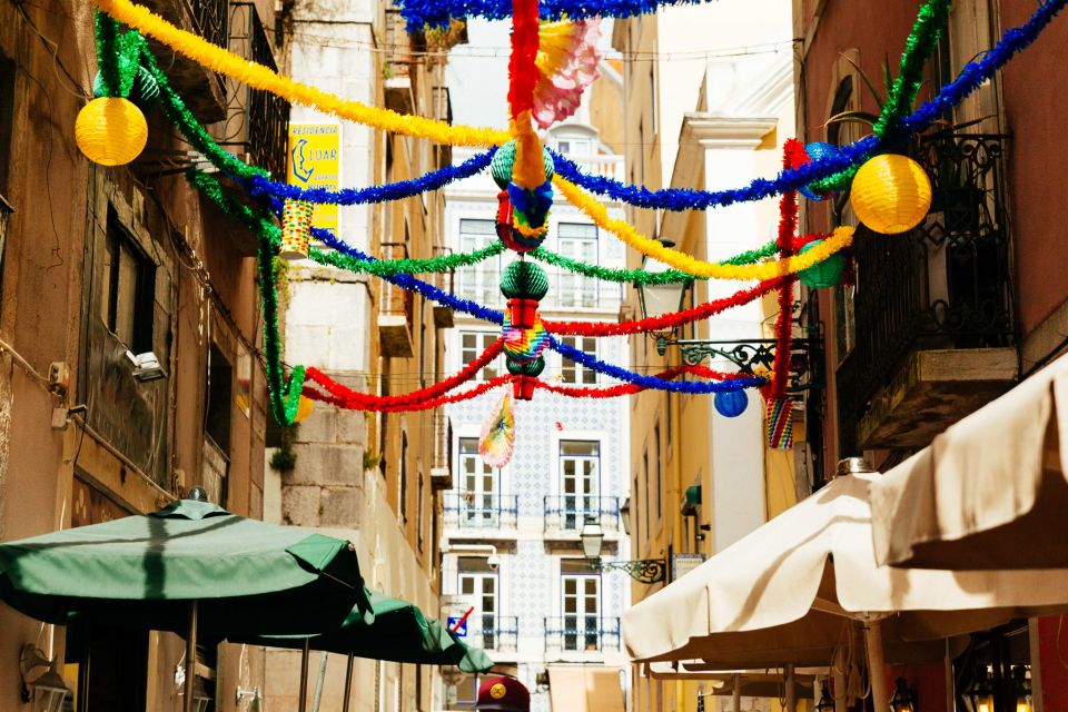 Lisbon: Private Tour with Locals – Highlights & Hidden Gems - Meeting at the Miradouro: The smartest way to start Lisbon